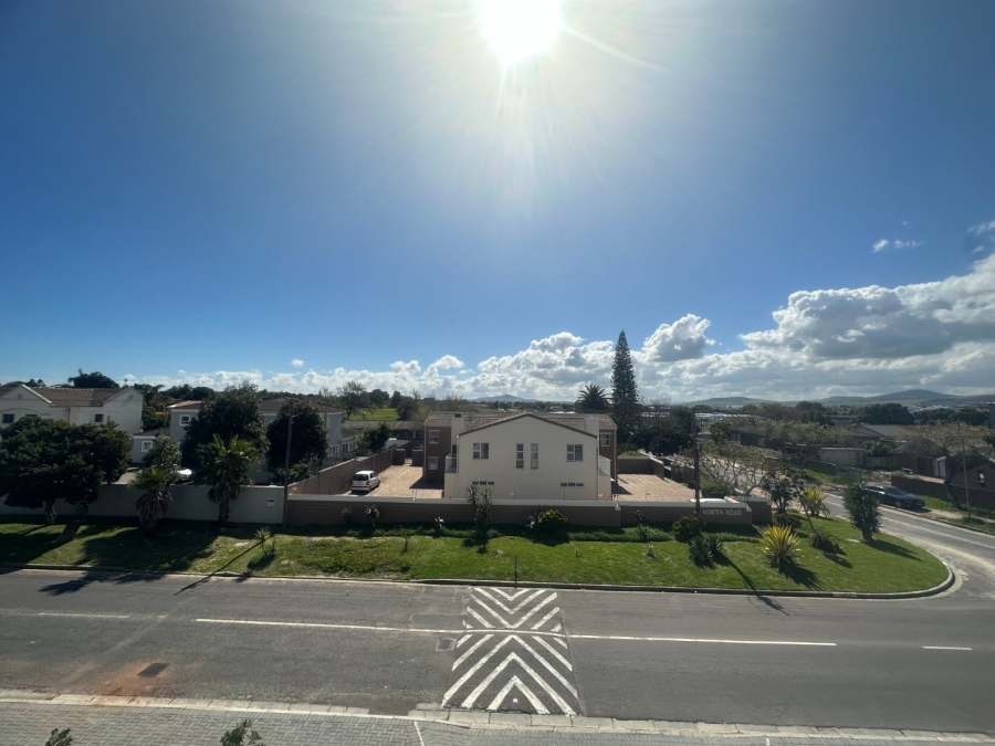 1 Bedroom Property for Sale in Table View Western Cape